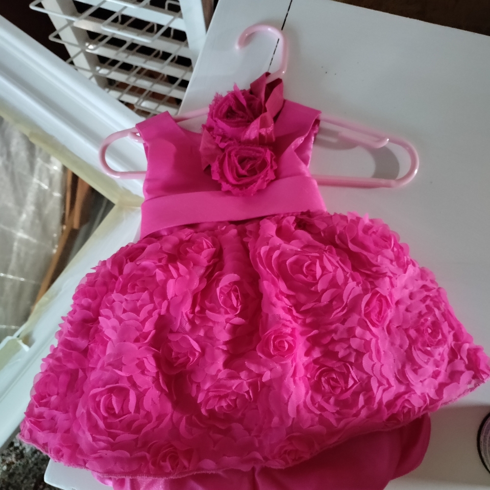Baby girl dress size 6 months